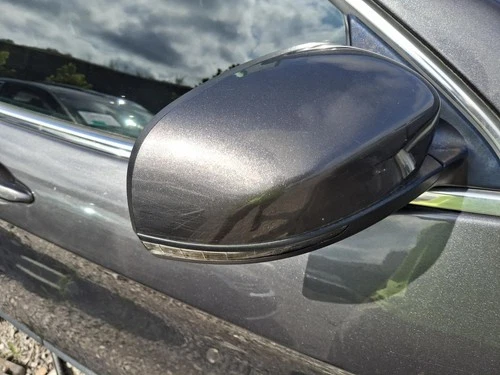 Used Right Door Mirror fits: 2017 Jeep Cherokee Power manual folding painted hea