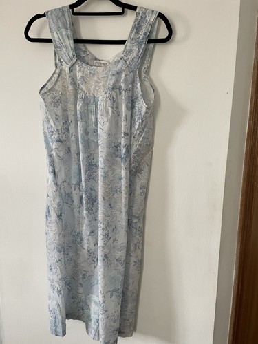 David nieper nightdress cotton blue floral size XS size 8/10