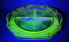 3 Anchor Hoching Depression Vaseline Yellow Divided Lunch 9.25" x 10.25" Plates.