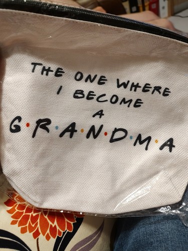 Bolso de maquillaje The One Where I Become A Grandma - Imagen 3 de 3
