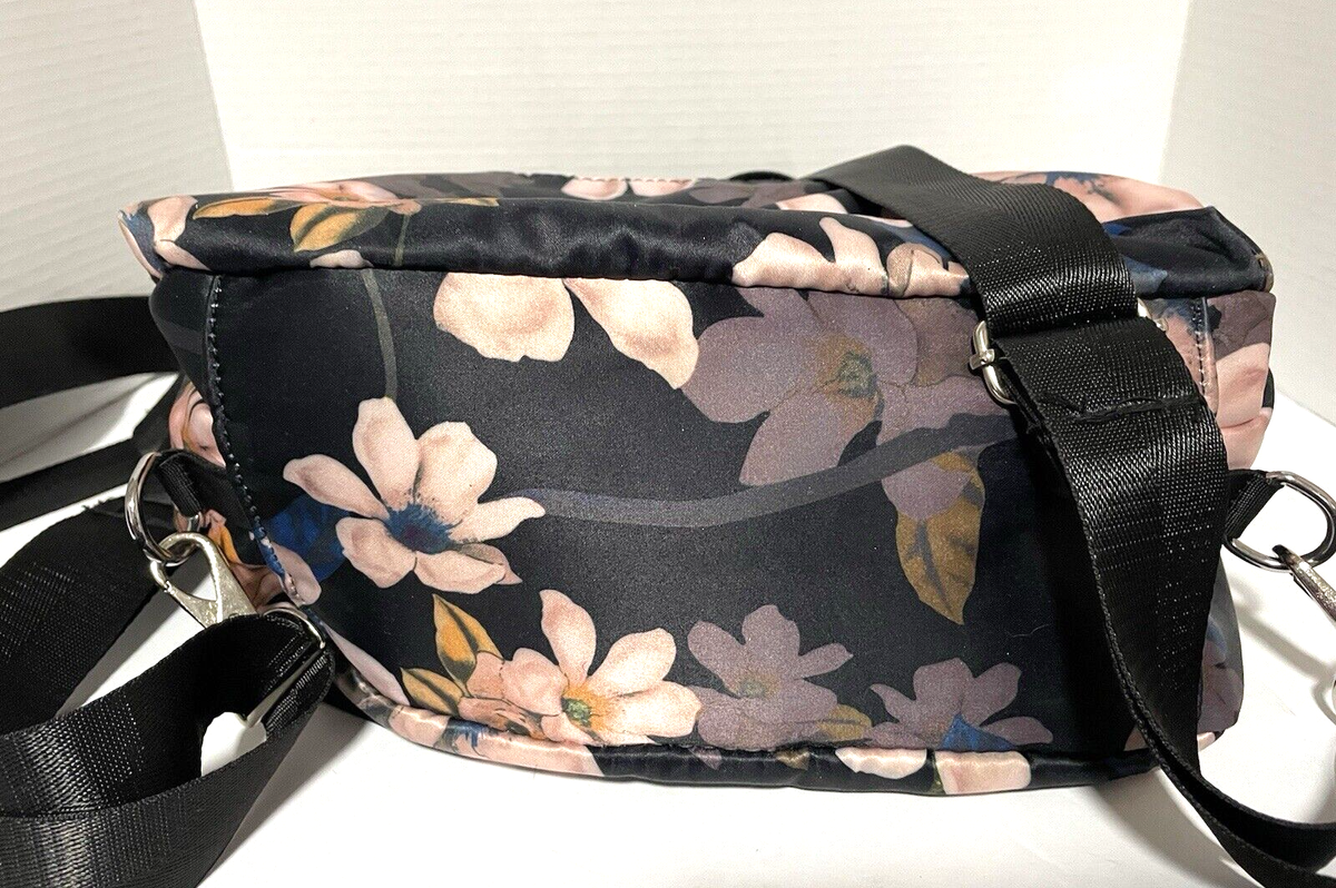 New JIEOL SHI Soft Floral SATIN FINISH 5Zip Crossbody New JIEOL SHI Soft Floral SATIN FINISH 5Zip Crossbody