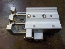 NEW NO BOX SMC MXS16-30AS PNEUMATIC SLIDE CYLINDER (235-2)