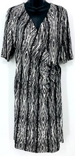 Connected Apparel Women Dress Size 12 Grey Geometric Short Sleeve V Neck Shift