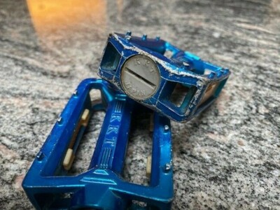 VINTAGE OLD SCHOOL KKT AMX BLUE USED PLATFORM PEDALS 9/16