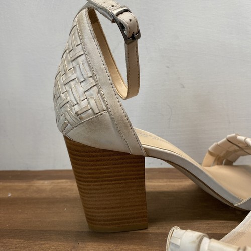Sbicca Distressed White Heel Sandal Ankle Strap Open Toe Buckle 9 Women Leather - Picture 4 of 15