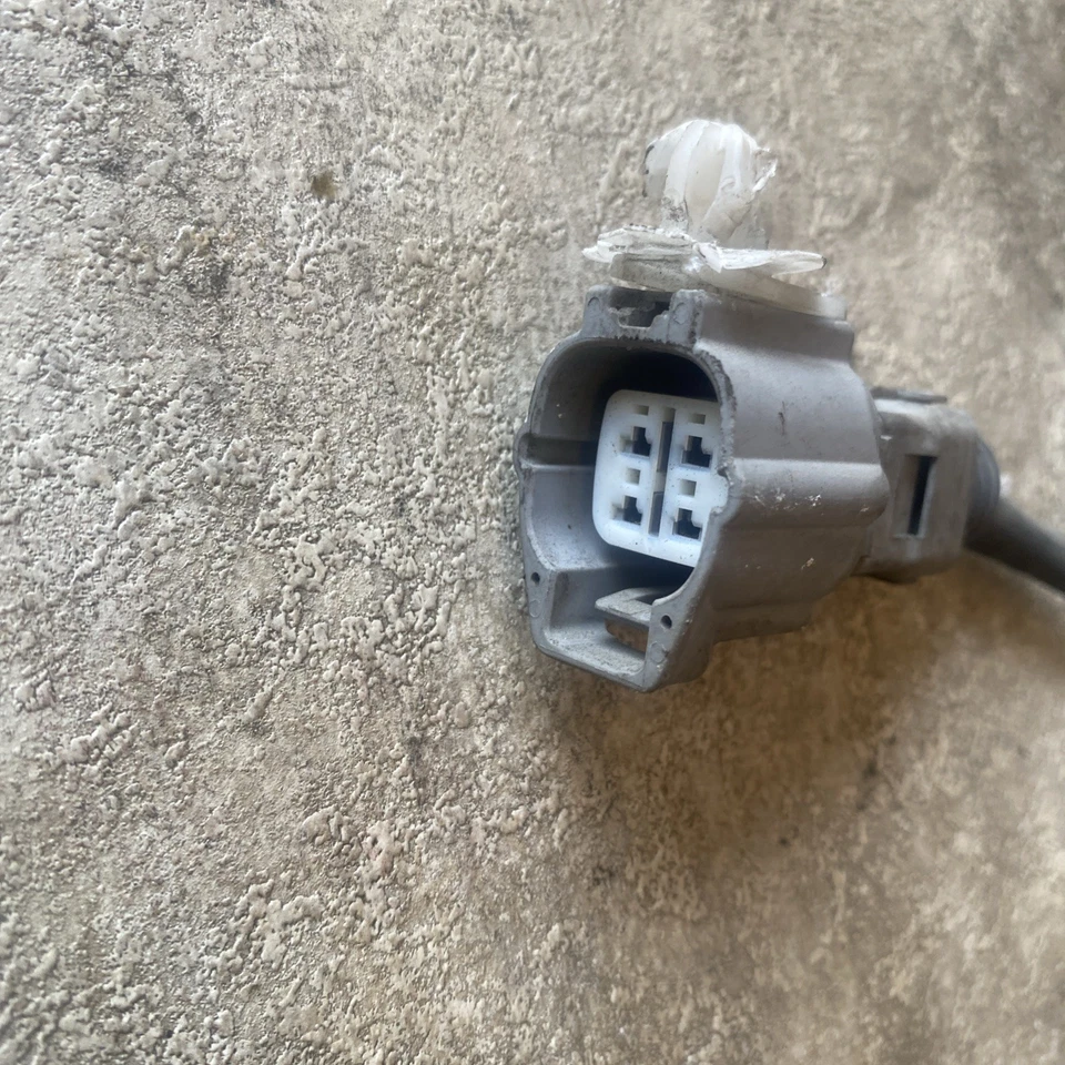 Tubo silenciador cruzado de escape del motor Lexus RX400h 2004 fabricante de equipos originales Foto 2 de 4