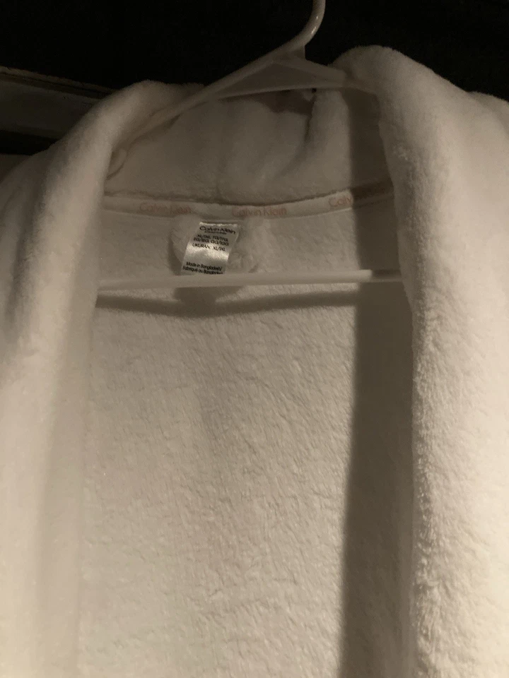 Bata de felpa polar blanca rosa con logotipo de Calvin Klein hasta la rodilla talla XL NUEVA CON ETIQUETAS TAN SUAVE Foto 4 de 4