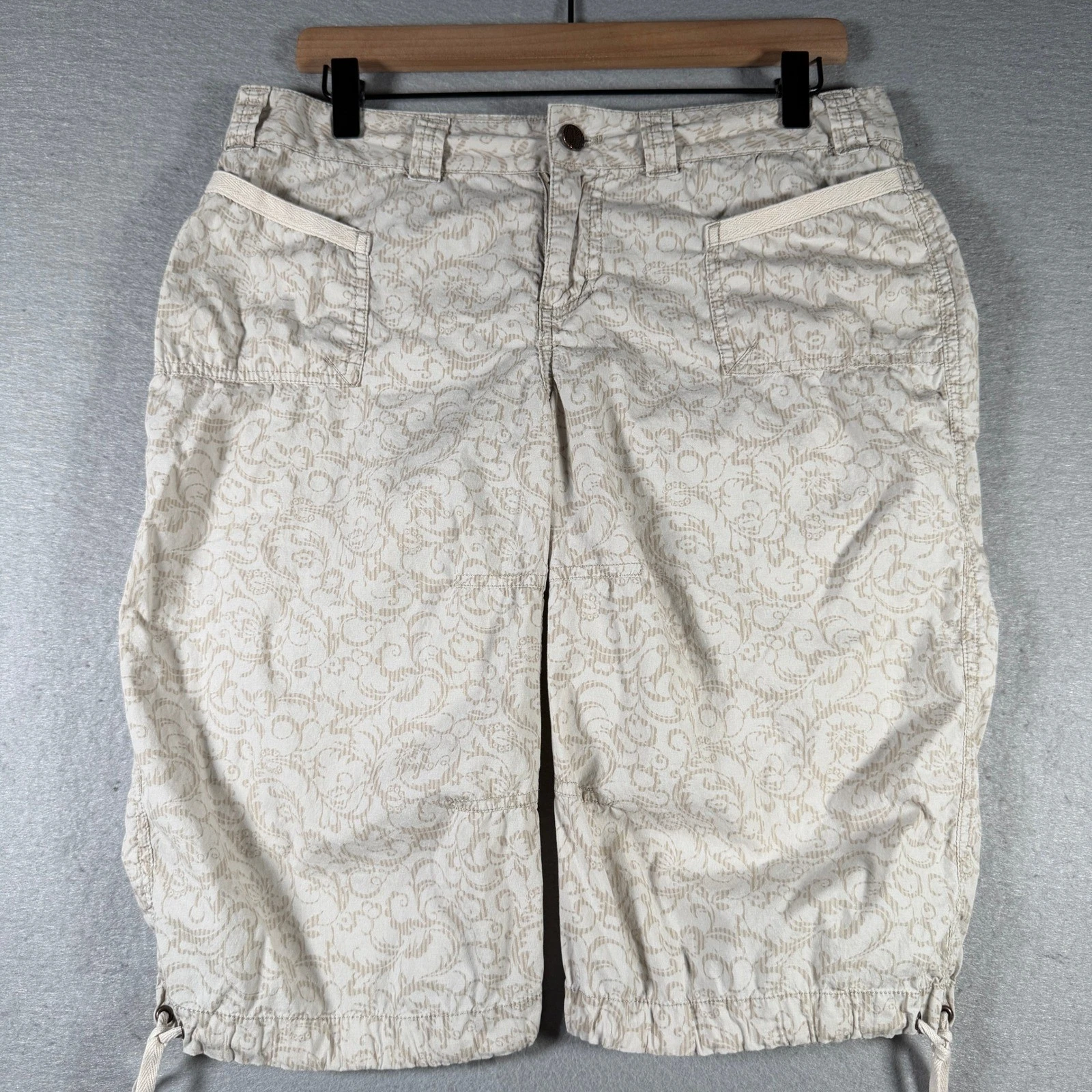 Prana Womens Beige Scroll Print Capri Hiking Shorts Size 6 Adjustable Hem Tan