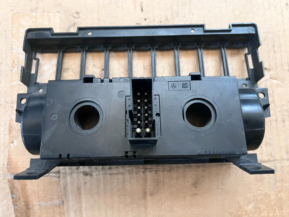 Mercedes-Benz E W124 1990 CENTRALINA CLIMATIZZATORE A1248302585 NUOVA ORIGINALE - Imagen 4 de 4