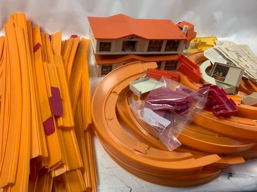 Hot Wheels 1968 1969 Mattel Super Charger Rally and Freeway Set