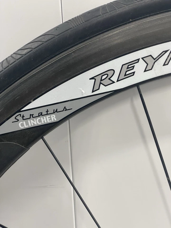Juego de ruedas de freno de llanta pinzas de carbono Reynolds DV 46 mm 10 velocidades Foto 2 de 4