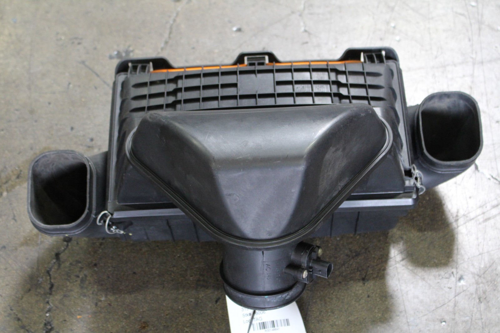 Maserati GranTurismo Air box top P/N 232607