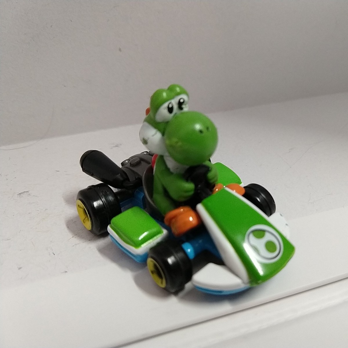 Dream Tomica Mario Kart 8 Yoshi (Choro-Q) Tomy Nintendo 2014 Car