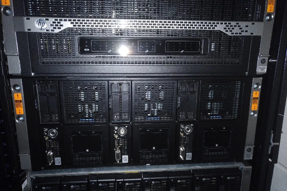 HP DL360p G8 Gen8 2 x E5-2650v2 2.6GHz 8-Core 192GB P420i/1GB 4 x 900GB 10k SAS - Image 3 of 4