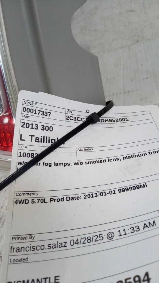 Conjunto de luz trasera izquierda usada se adapta a: Chrysler 300 2013 sin faros antiniebla traseros sin humo Foto 2 de 4