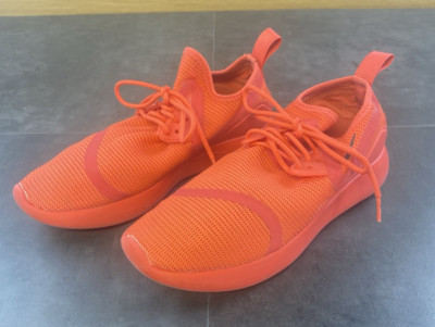 Nike Women's Lunarcharge Red Running Sneaker Size 10-942060-600