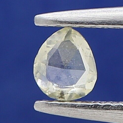 Natural Loose Diamant 0.11 Karat Farbe Grün Pear Rose Cut für Verlobungsring