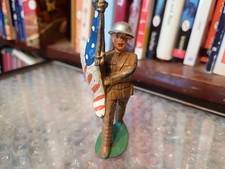 VERY NICE MANOIL M3/7 LEAD DIME STORE G.I. SOLDIER FLAG BEARER