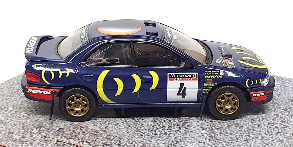 Corgi escala 1/43 VA12100 - Subaru Impreza 2000cc 1995 Rally Champion #4 McRae Foto 3 de 4