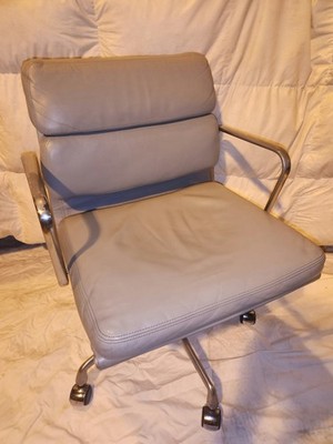 VINTAGE Herman Miller for EAMES TAN leather SOFT PAD Managerial chair 1999 MCM