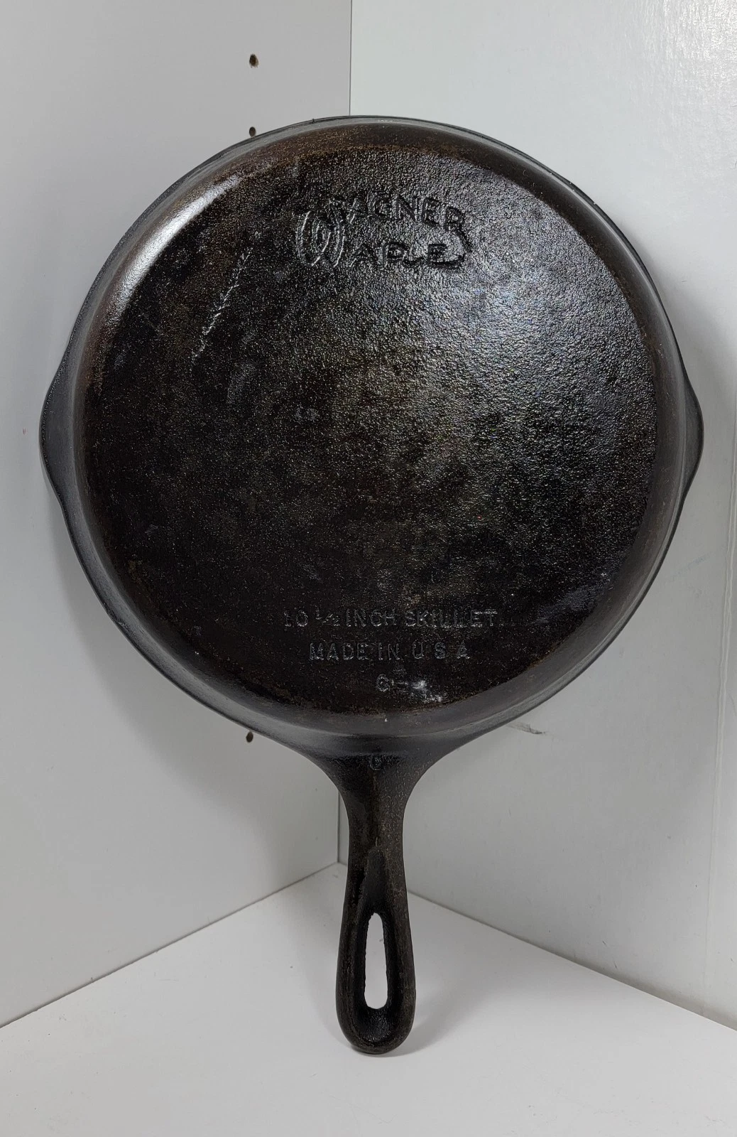 VINTAGE WAGNER WARE DOUBLE-POUR 10 1/2” (# 8) CAST IRON SKILLET
