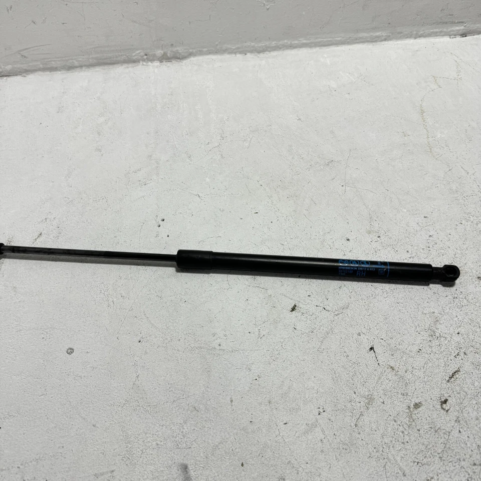 Chevrolet Sonic 2013-2020 puerta levadiza trasera derecha del lado del pasajero puntal del maletero OEM Foto 2 de 4