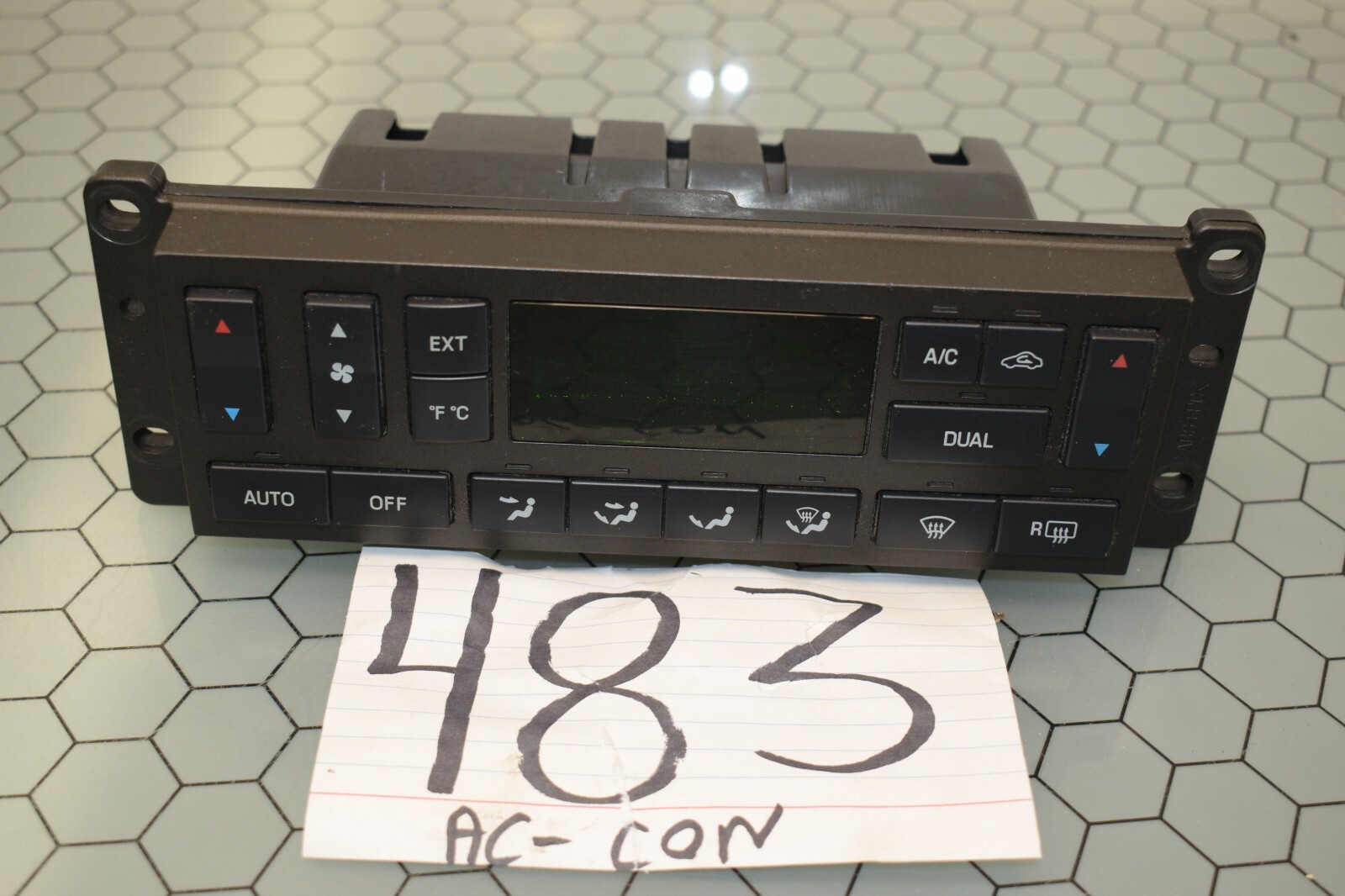 03 04 05 06 Lincoln Town Car AC and Heater Control Used Stock #483-AC 