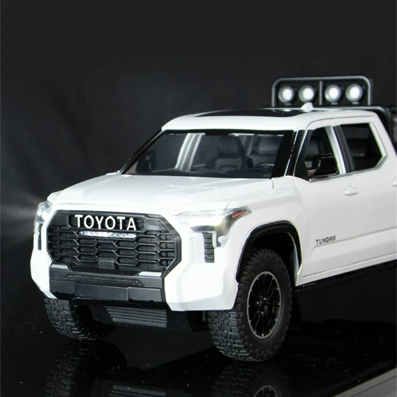 1:22 Toyota TUNDRA Alloy Diecast SUV Model Sports Car Sound Light Kids Gift Toys - Image 4 of 4
