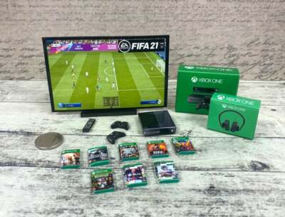 Dollshouse Mini Xbox One Bundle / PERSONALISIERTER TV und Spiele / Modernes Zubehör