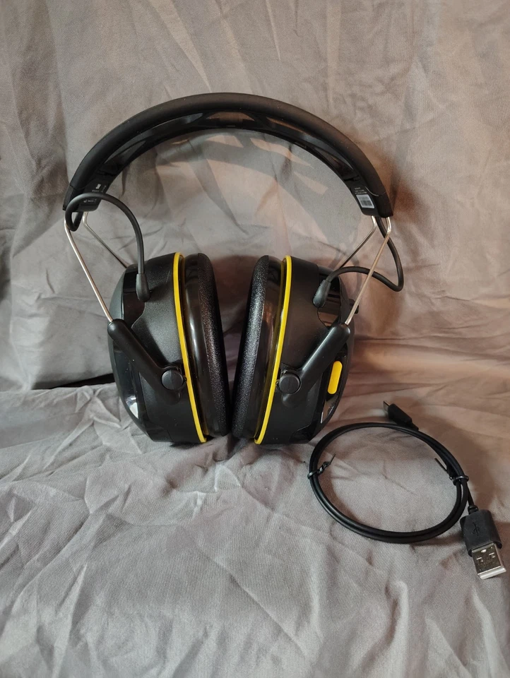 3M WorkTunes Hearing Protector Bluetooth Headphones 26db NRR with Microphone Mic - Image 2 of 4