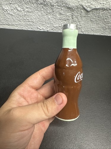 Vintage Coca Cola Bottle Salt And Pepper Shaker Set - Picture 11 of 15