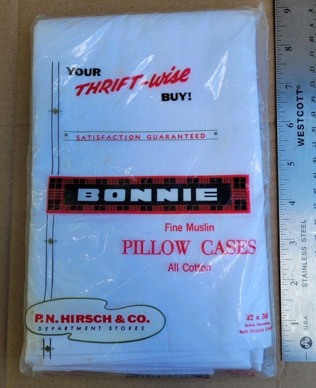 NOS PN Hirsch & Co.  Bonnie All Cotton Fine Muslin Pillow Cases 100% Cotton