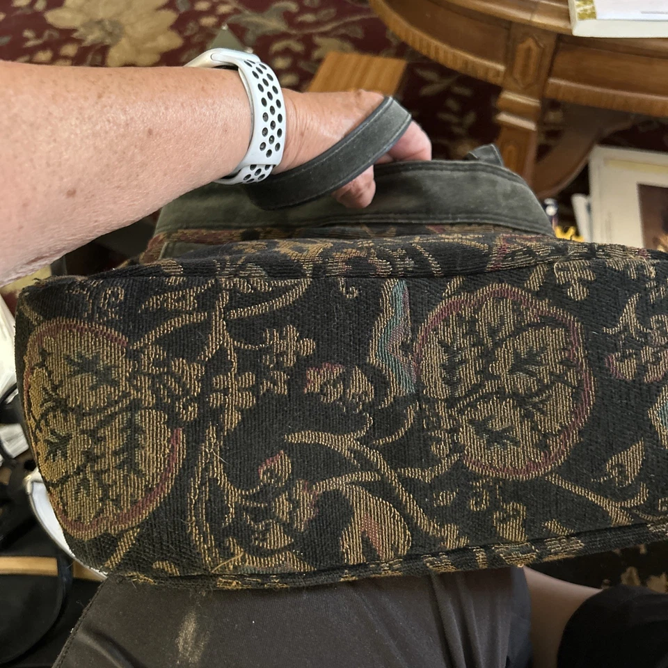 VTG Liz Claiborne Tapestry Handbag, Suede Accent, Leather Straps,  Zipper Pocket - Image 4 of 4