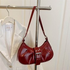 Bolso Bandolera de Charol con Hebilla