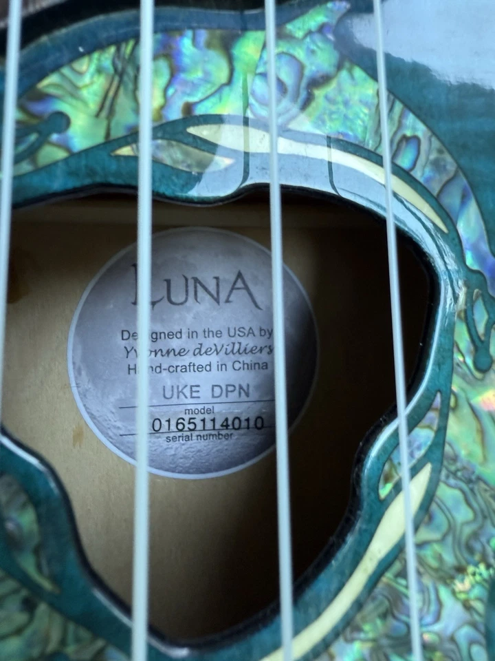 Luna Dolphin Ukulele Blue with electronics and gig bag - Image 2 of 4