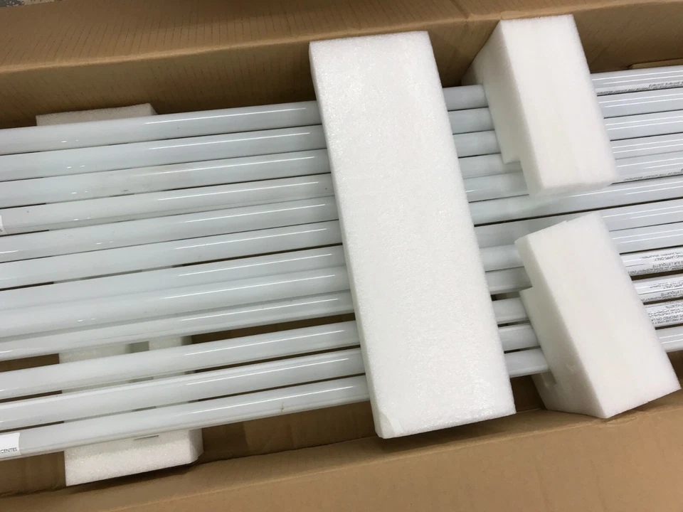 Lot of 12 Philips LED InstantFit 3-Foot T8 Tube Light Bulb 1200-Lumen 4000K - Image 3 of 4