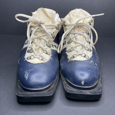 Vintage 1960s Telemark Norway Ski Shoes Boots Nordic Skiing  display picture 2