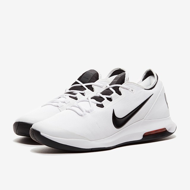 black tennis court shoes