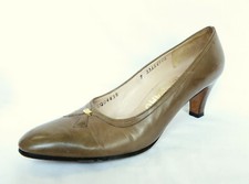 Vtg SALVATORE FERRAGAMO Womens Beige Leather Toe Heels Shoes 7 AAAA