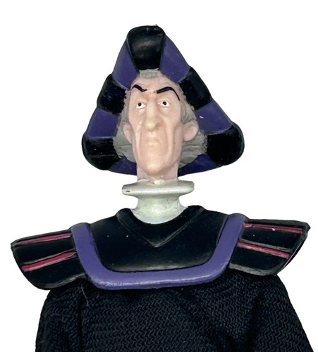 Burger King Disney Claude Frollo Toy Figure Hunchback of Notre Dame Vtg 1996 - Picture 2 of 4