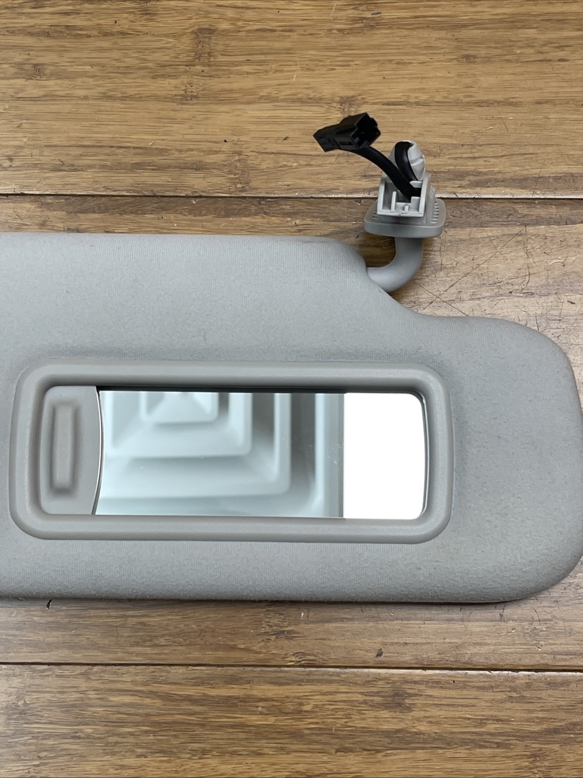 Maserati Levante 2017-2022 FRONT+RIGHT Sun visor P/N 670047389