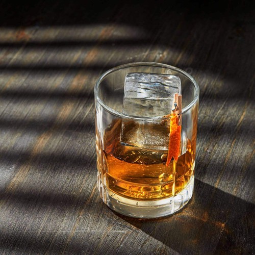 Crystal Clear Ice Cube Maker Tray - Eight 2" Squares Ice Cube Mold (Copy) - Picture 4 of 5