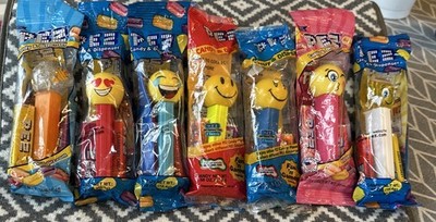 ピョル(⁎ᴗ͈ˬᴗ͈⁎) PEZ Emoji Celebration Love Laughing Classic Smile Kissing Angel