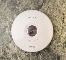 2006 Sony Walkman D-NE005 White G-Protec Portable MP3/CD Player Working