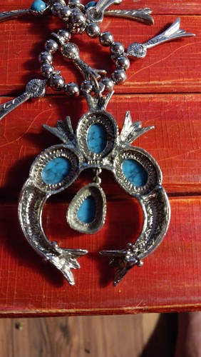 Collar Vintage ART Firmado Imitación Turquesa Tono Plata Flor de Calabaza - Imagen 4 de 6