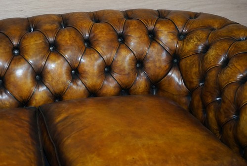 RESTORED RICH CIGAR BROWN LEATHER CHESTERFIELD CLUB SOFA FEATHER FILLED CUSHIONS - Picture 5 of 12