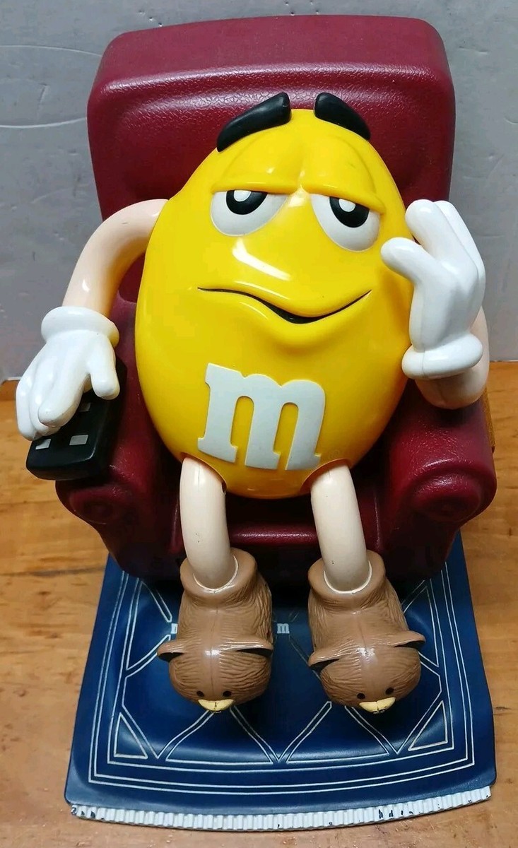 M&M's Lazy Boy Dispenser 限定版 Amazon.com - M&M'S LA-Z-BOY Dispenser - M M Candy Dispenser