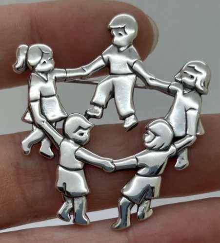 JAMES AVERY Ring Around The Rosies Brooch Children Pin Retired FAST SHIPPING 925
