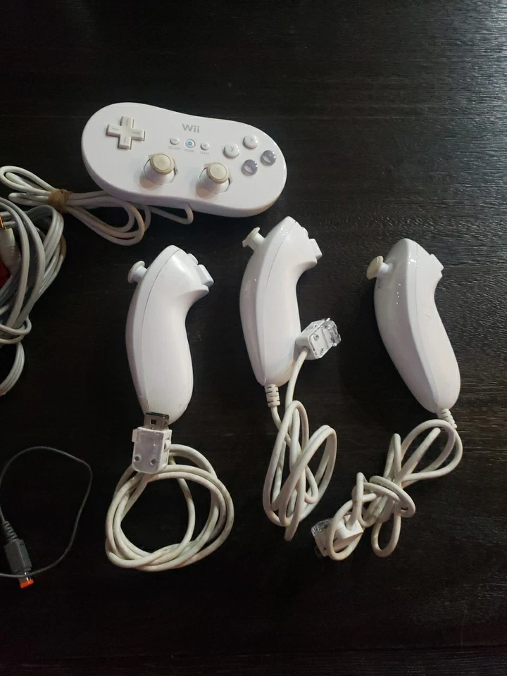 2 mandos originales Nintendo Wii blancos con 3 joysticks, sensor de movimiento  Foto 3 de 4