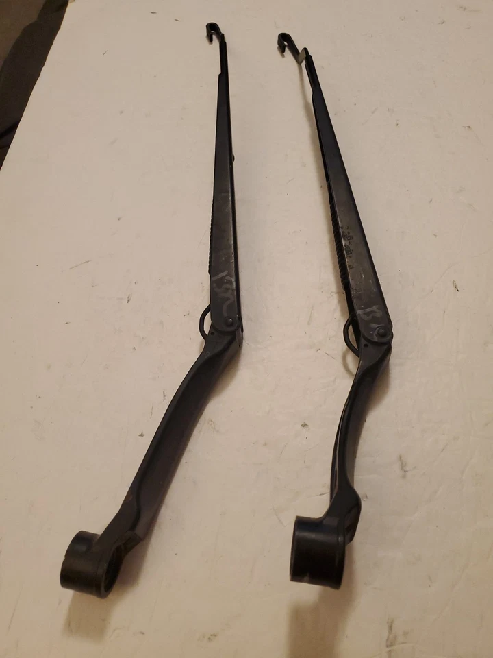 Toyota Highlander 2001-2007 brazos limpiaparabrisas izquierdo y derecho OEM Foto 3 de 4